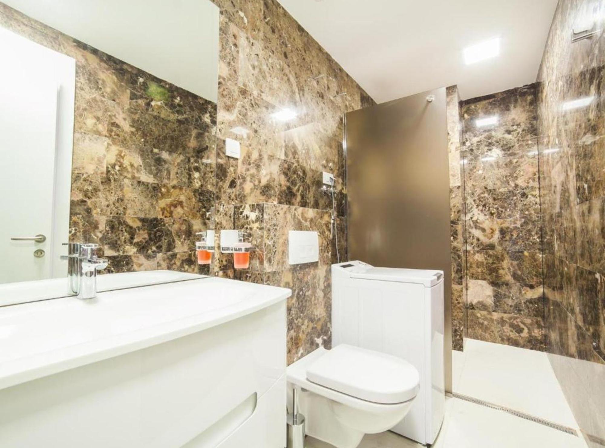 Apartment Exclusive Steps From The