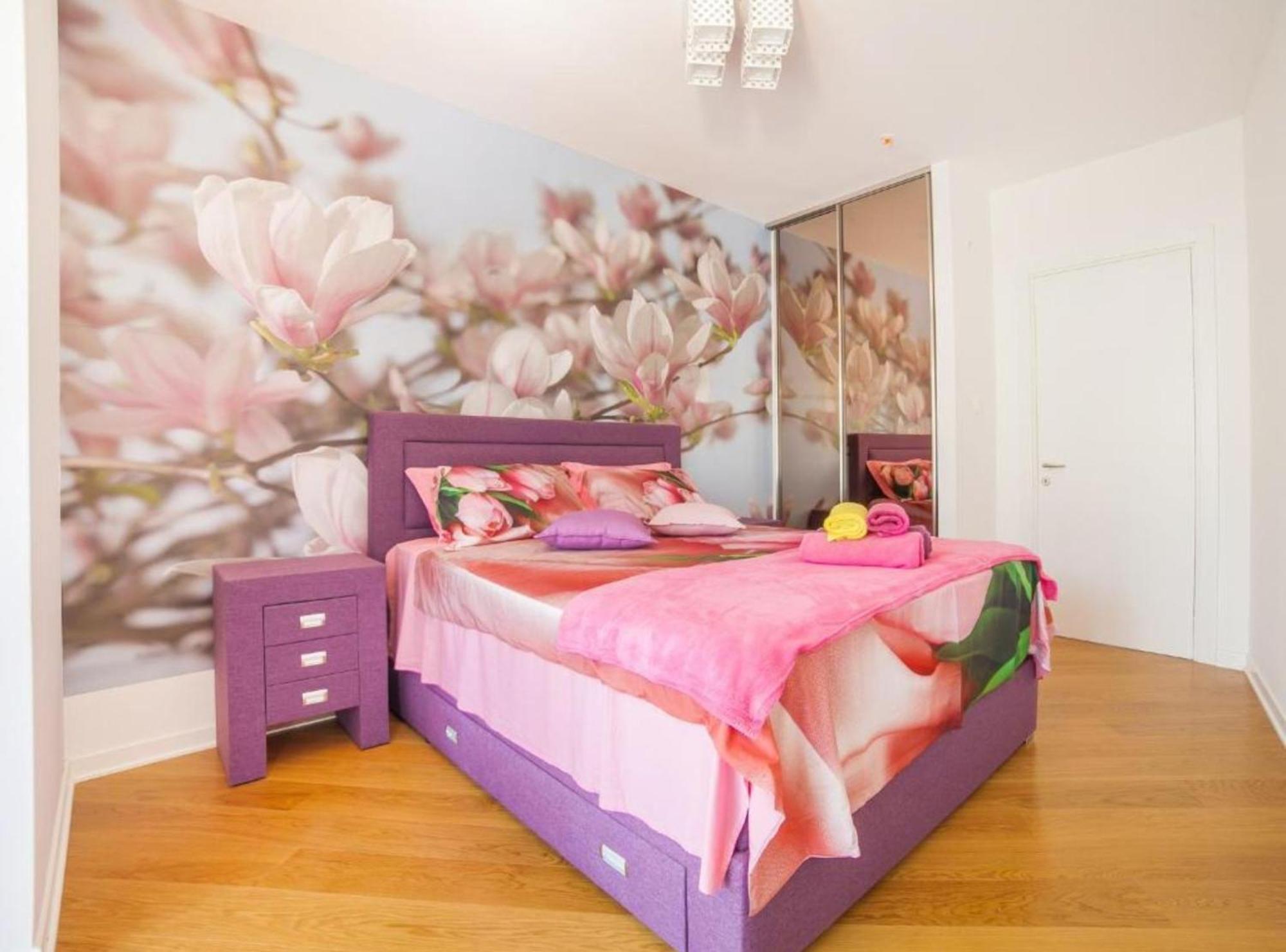 Exclusive Steps From The Apartment