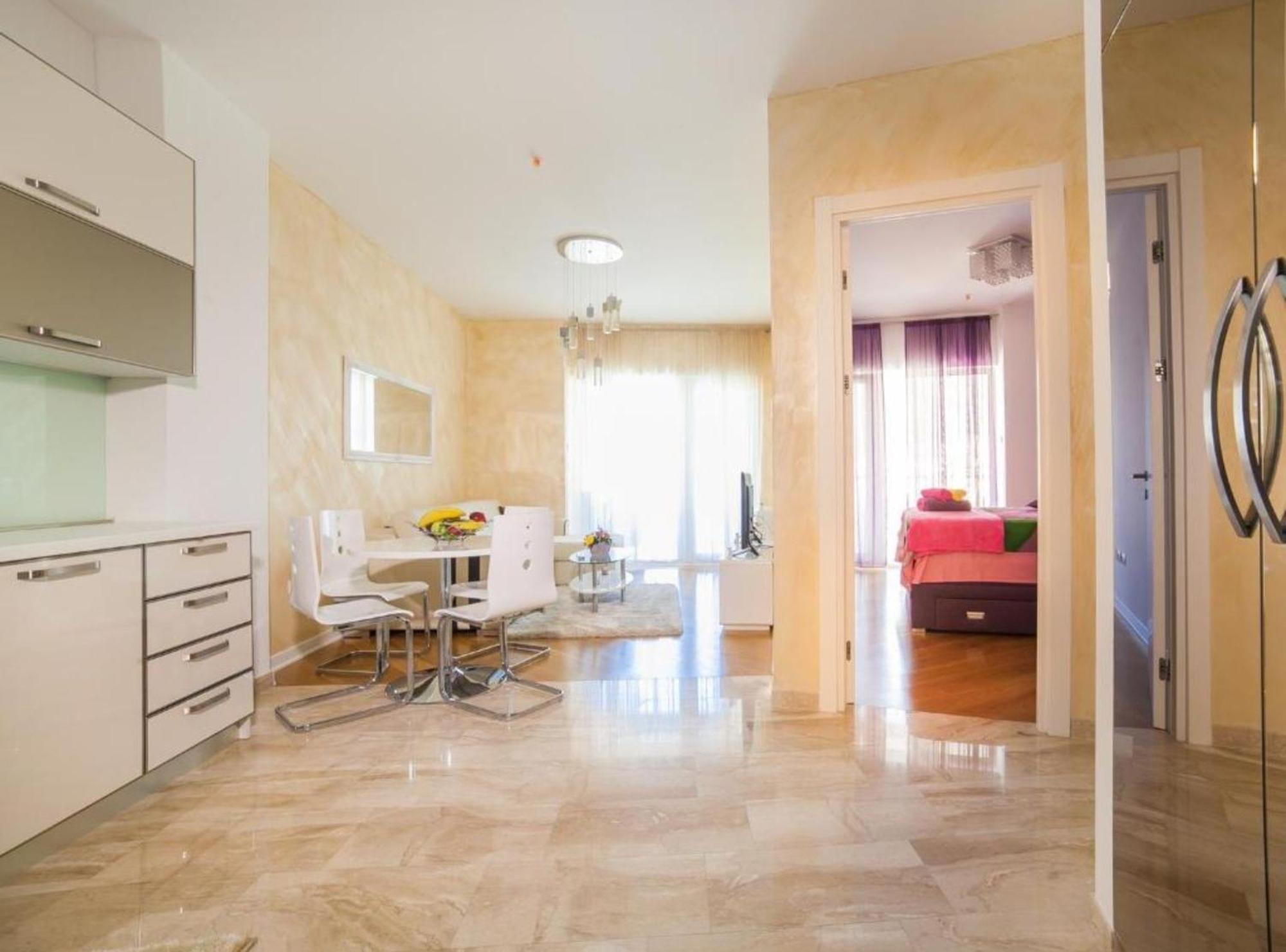 Exclusive Steps From The * Budva